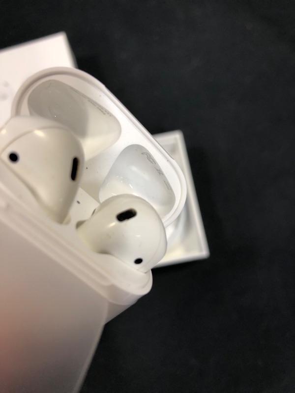 Photo 3 of Apple AirPods (2nd Generation) Wireless Earbuds