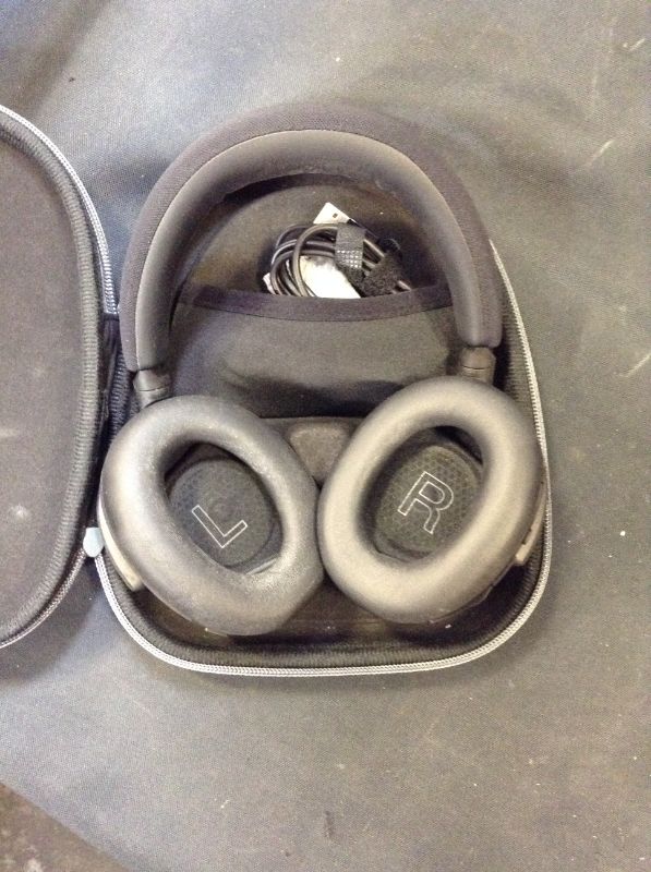 Photo 2 of Bowers & Wilkins PX7 Wireless Over-Ear Noise-Canceling Headphones (Carbon Edition)