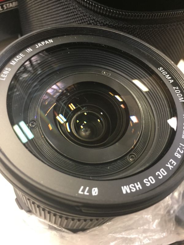 Photo 4 of Sigma 17-50mm f/2.8 EX DC OS HSM FLD Large Aperture Standard Zoom Lens for Nikon Digital DSLR Camera - International Version (No Warranty)