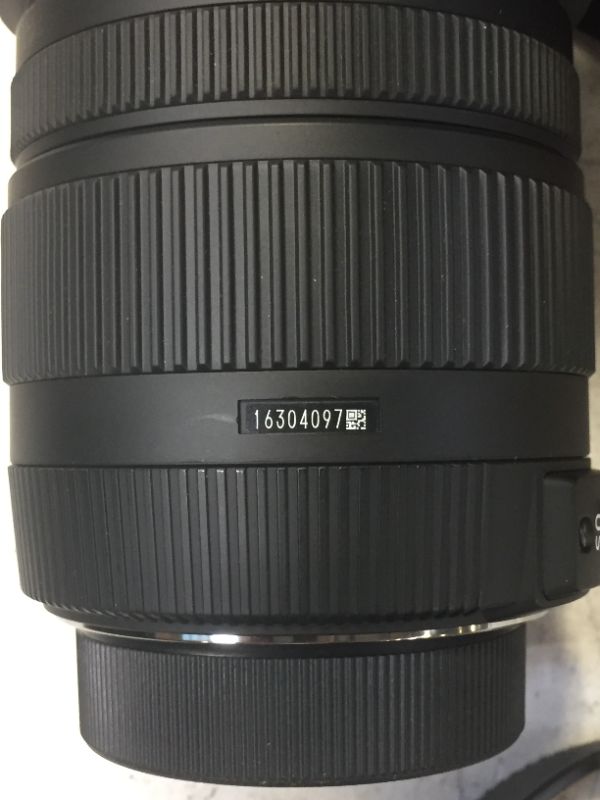 Photo 5 of Sigma 17-50mm f/2.8 EX DC OS HSM FLD Large Aperture Standard Zoom Lens for Nikon Digital DSLR Camera - International Version (No Warranty)