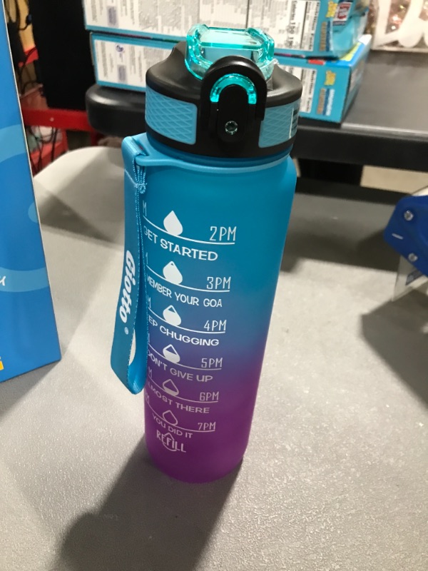 Photo 1 of 32oz water bottle 