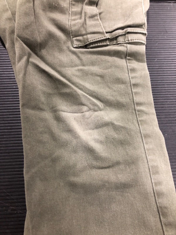 Photo 3 of Amazon Essentials Men's Slim-Fit Stretch Cargo Pant
