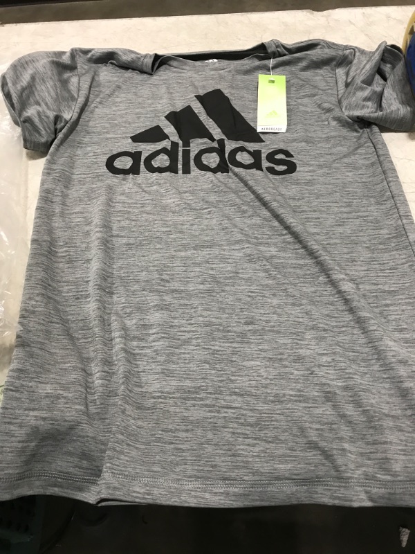 Photo 2 of adidas Boys' Short Sleeve Aeroready Performance Logo Tee T-Shirt Large Dark Gray