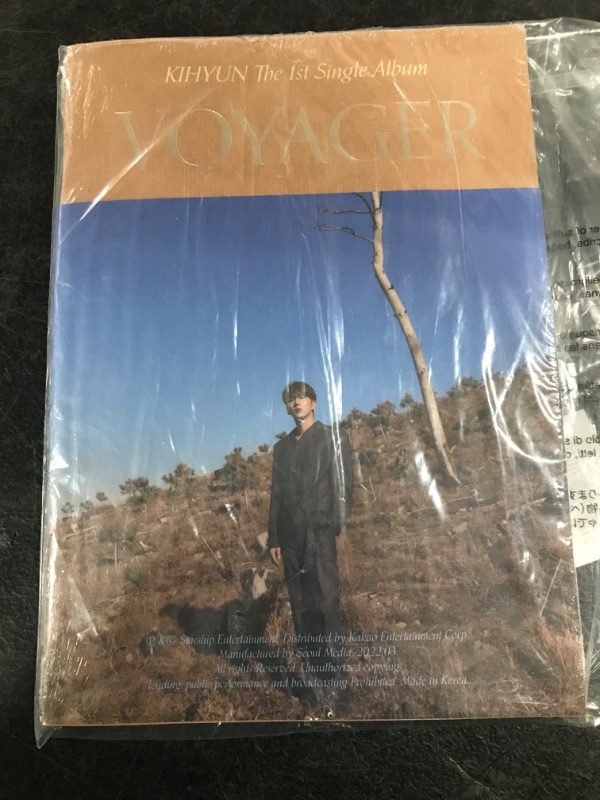 Photo 1 of KIHYUN - VOYAGER (1st Single Album)