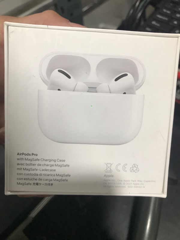 Photo 3 of Apple AirPods Pro