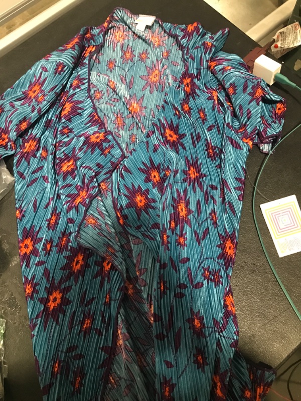 Photo 1 of 
LuLaRoe Lula Roe Shirley Kimono Small 