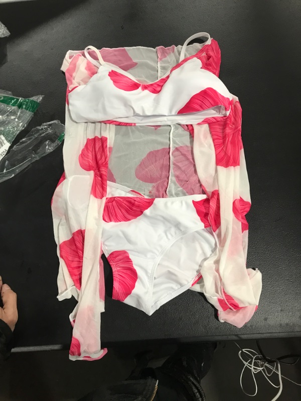 Photo 1 of Women's 3 Piece Swimsuit Small
