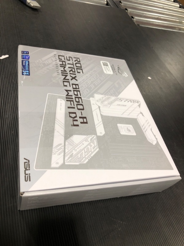 Photo 6 of ASUS ROG Strix B660-A Gaming WiFi D4 LGA 1700(Intel 12th Gen) ATX Gaming Motherboard(PCIe 5.0,12+1 Power Stages,WiFi 6, 2.5 Gb LAN, 3xM.2 Slots,PCIe 4.0 NVMe® SSD Support, USB 3.2 Gen 2x2 Type-C)