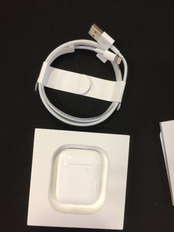 Photo 7 of PARTS ONLY--Apple AirPods with Charging Case 