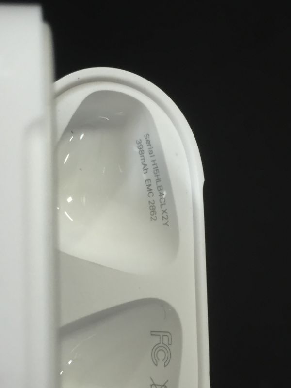 Photo 5 of Apple AirPods with Charging Case 