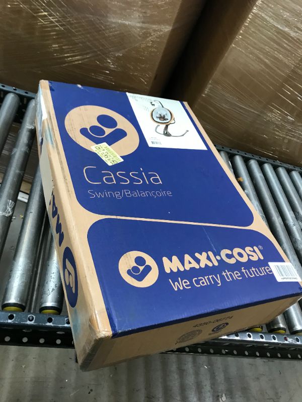 Photo 1 of Maxi-Cosi Cassia Swing, Essential Graphite
