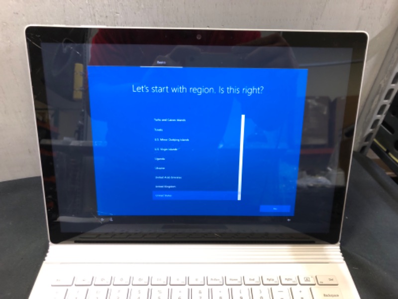 Photo 4 of DAMAGE TO SCREEN CRACKED PLEASE READ ------Microsoft Surface Book 3 - 13.5" Touch-Screen - 10th Gen Intel Core i7 - 16GB Memory - 256GB SSD (Latest Model) - Platinum
