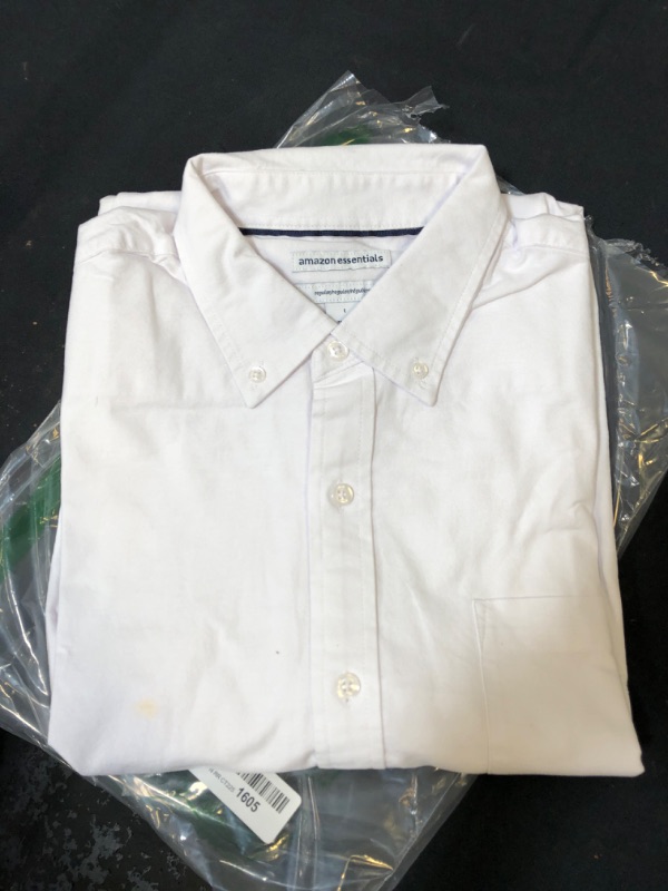 Photo 1 of Amazon Essentials Men's Regular-Fit Short-Sleeve Pocket Oxford Shirt