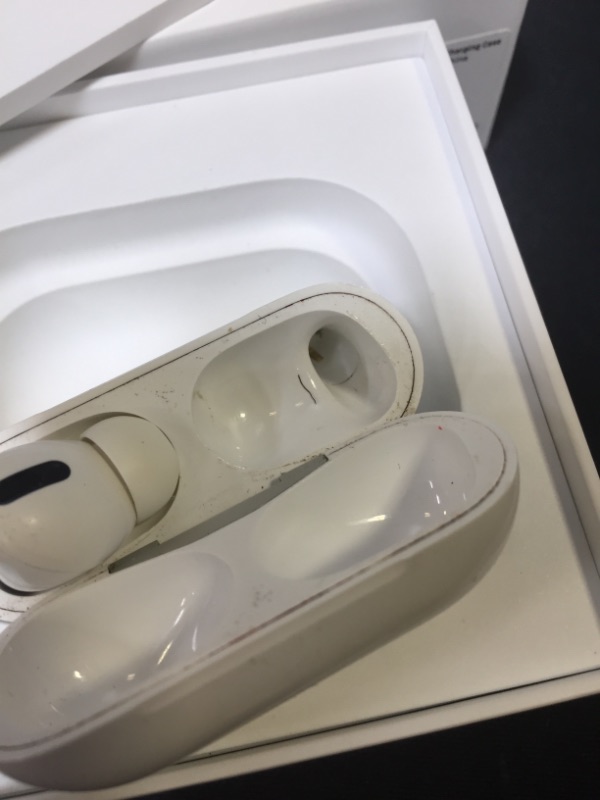 Photo 4 of Apple AirPods Pro in-Ear Headphones with MagSafe Wireless Charging Case - White MLWK3AM/a