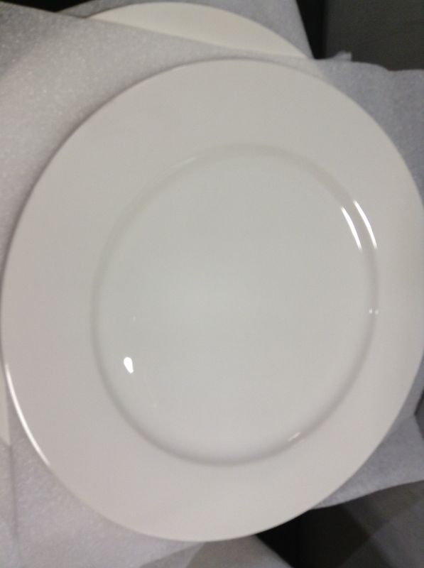 Photo 3 of amHomel 12-Piece Perdurable Porcelain Dinner Plates