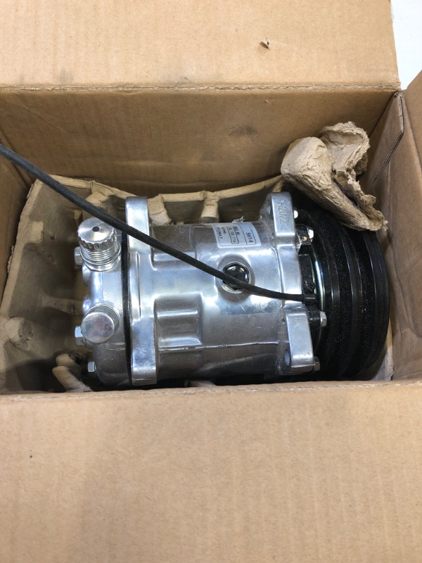 Photo 2 of 
ACTECmax Universal A/C Compressor with Black 2PK Clutch SD 508 Style 5H14 R134A V Belt