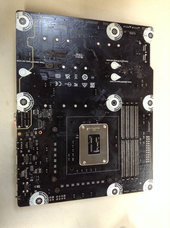 Photo 1 of MSI PRO Z690-A DDR4 ProSeries Motherboard (ATX, 12th Gen Intel Core, LGA 1700 Socket, DDR4, PCIe 4, CFX, M.2 Slots)
