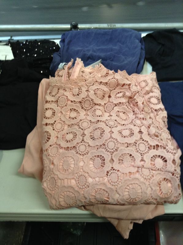 Photo 3 of BAG LOT OF WOMENS CLOTHING ALL SIZES --- SOLD AS IS ----