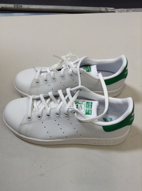 Photo 2 of adidas Performance Stan Smith J Tennis Shoe (Big Kid) SIZE 4 