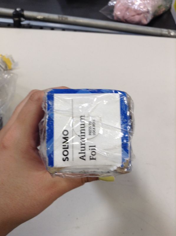 Photo 3 of Amazon Brand - Solimo Aluminum Foil