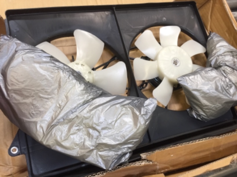 Photo 2 of 4 Seasons 76009 Radiator/Condenser Fan Assembly
