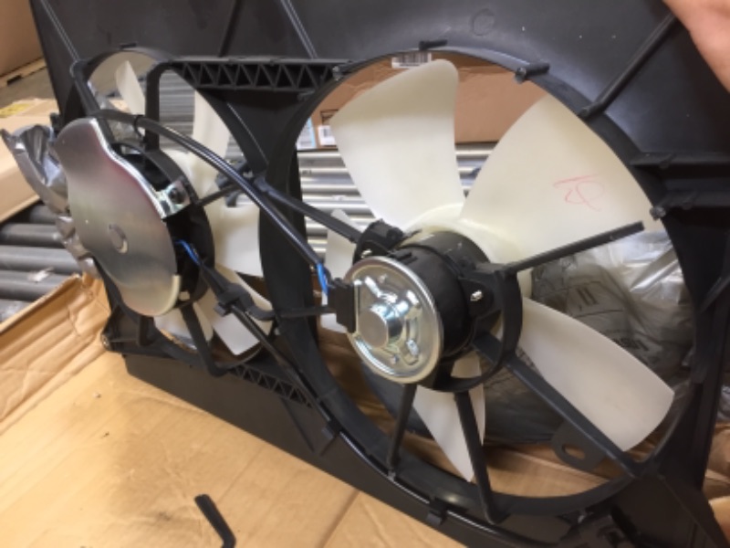 Photo 4 of 4 Seasons 76009 Radiator/Condenser Fan Assembly
