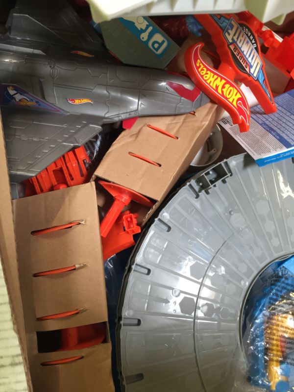 Photo 1 of Hot Wheels Super Ultimate Garage Playset