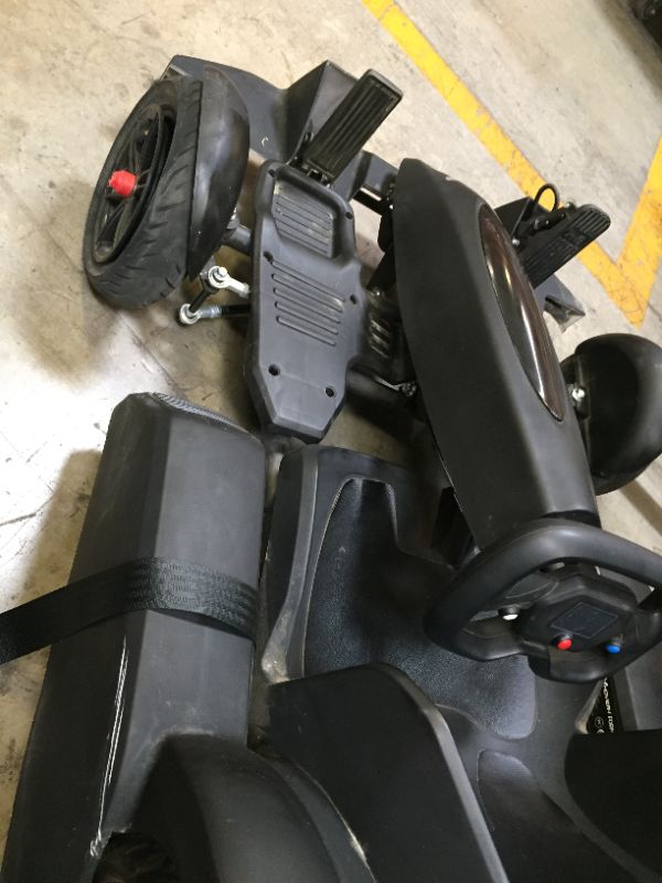 Photo 4 of PARTS ONLY--Hover-1 Electric Go-Kart for Kids & Adults | 15MPH Top Speed, 330LBS Max Weight, 15.5MI Range, Dual Disk Brakes, Powerful 700W Motor, 3 Speed Modes, LCD Display------------ HEAVILY used and missing parts. Needs work 
