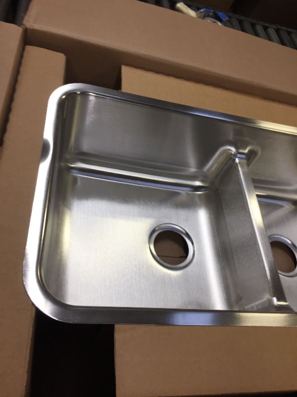 Photo 5 of Elkay Lustertone Classic Stainless Steel 32-1/16" x 18-1/2" x 9", 40/60 Double Bowl Undermount Sink with Aqua Divide