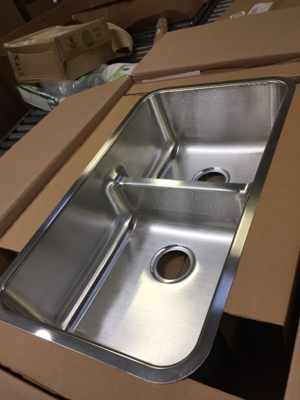 Photo 4 of Elkay Lustertone Classic Stainless Steel 32-1/16" x 18-1/2" x 9", 40/60 Double Bowl Undermount Sink with Aqua Divide