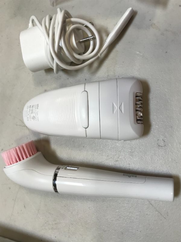 Photo 4 of Braun Epilator for Women, Silk-epil 5 5-895 Hair Removal Kit for Women