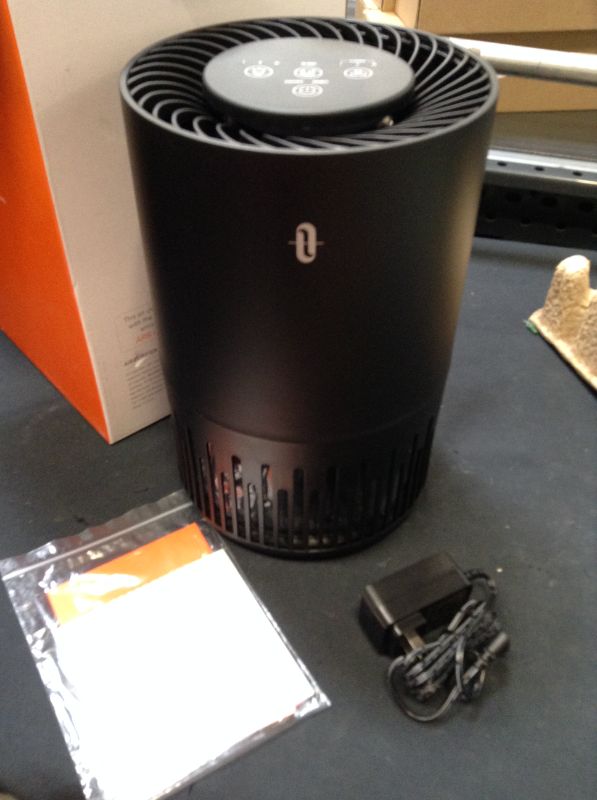 Photo 4 of TaoTronics HEPA Air Purifier TTAP001 Desktop Air Cleaner Black 