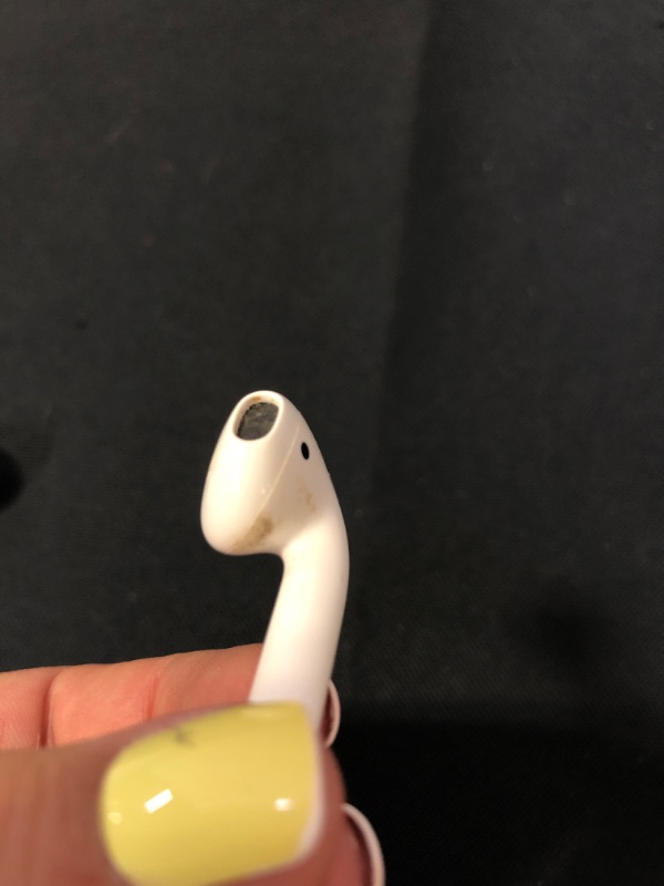 Photo 7 of Apple AirPods with Charging Case (Latest Model) --- DIRTY ----