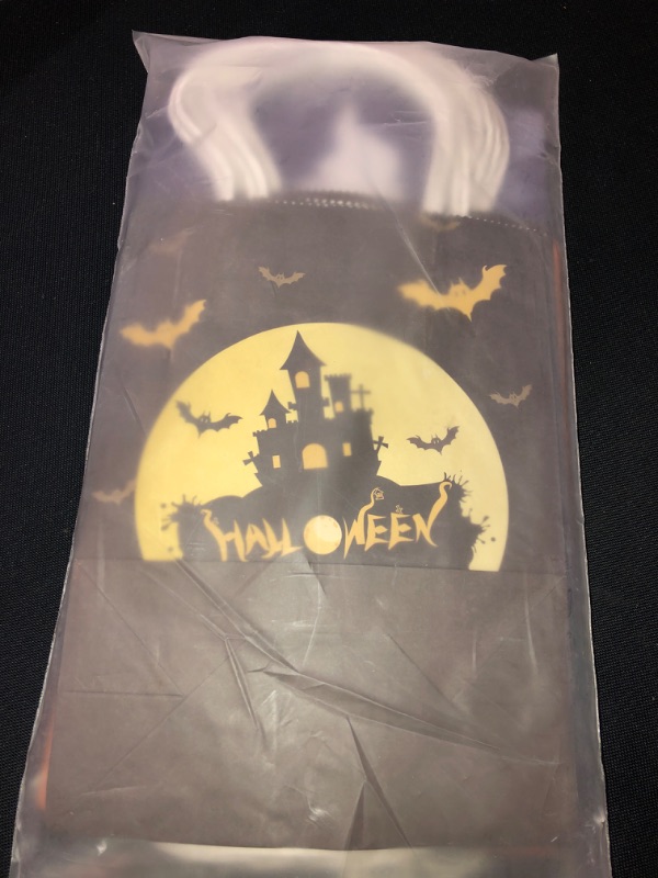 Photo 2 of 12 PCS HALLOWEEN BAGS , PARTY SUPPLIES FAVORS ETC 4 DIFFERENT DESIGNS 