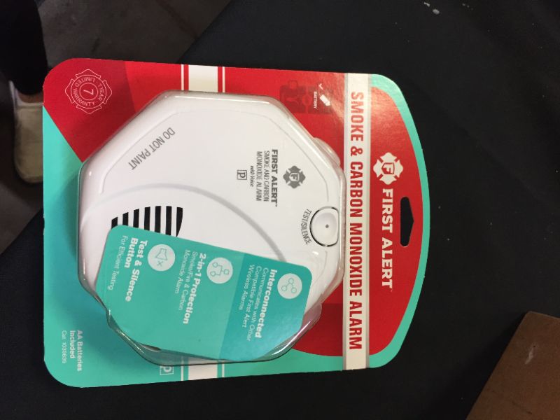 Photo 2 of First Alert Wireless Photoelectric Smoke Carbon Monoxide Combo Alarm, Voice Location, Interconn - Quantity 1