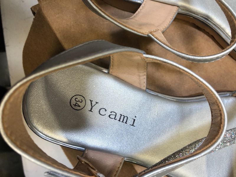 Photo 1 of GIRLS SANDALS