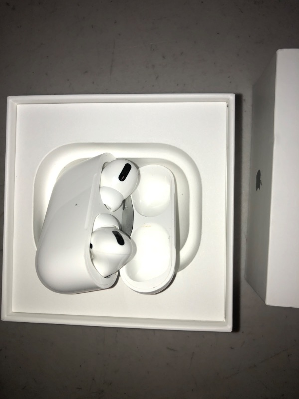 Photo 3 of Apple AirPods Pro