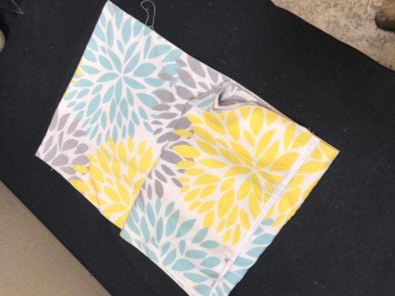Photo 1 of Alishomtll Dahlia Pinnata Table Runner Yellow and Gray Print Flower Table Runners for Catering Events
