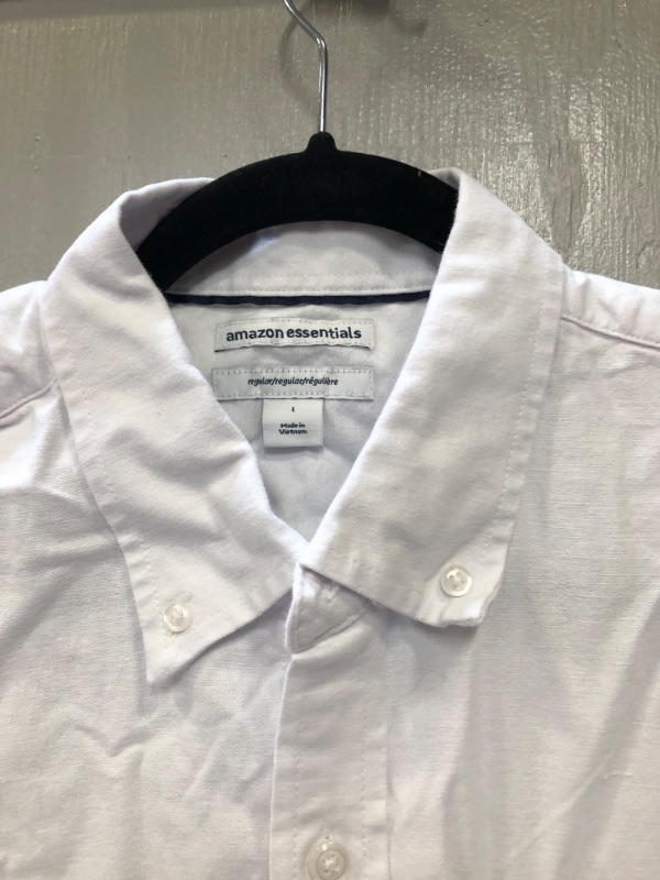 Photo 1 of Amazon Essentials Men's Regular-Fit Short-Sleeve Pocket Oxford Shirt LARGE 