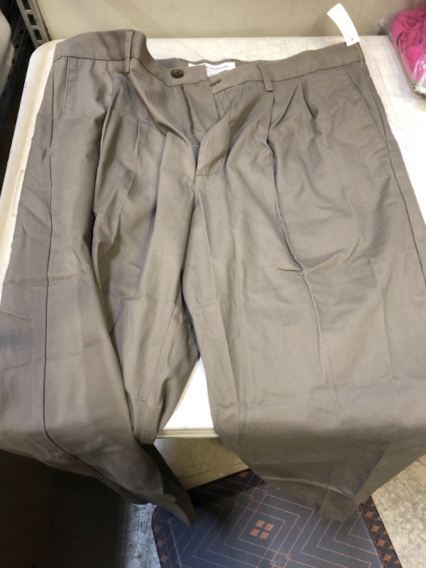 Photo 2 of Amazon Essentials Men's Classic-fit Wrinkle-Resistant Pleated Chino Pant SIZE 36X 29