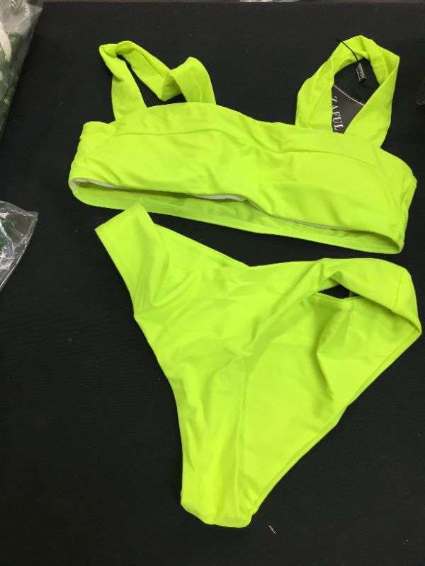 Photo 2 of ZAFUL Wide Straps Neon Bandeau Bikini Sets for Women Padded High Cut Two Pieces Bathing Suits Cheeky Swimsuits
size 6