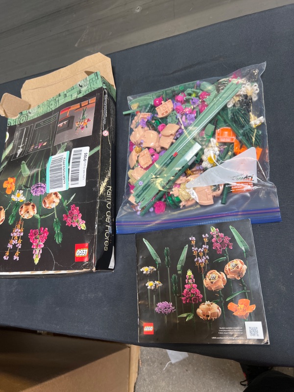 Photo 2 of LEGO® Flower Bouquet Building Kit 10280