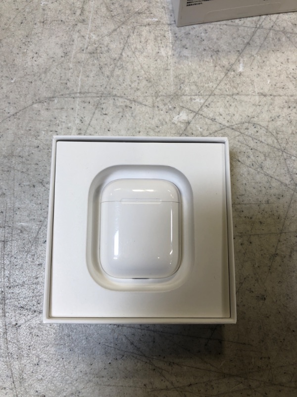 Photo 2 of Apple - AirPods with Charging Case (2nd generation) - White, Left Airpod Does Not Work 
