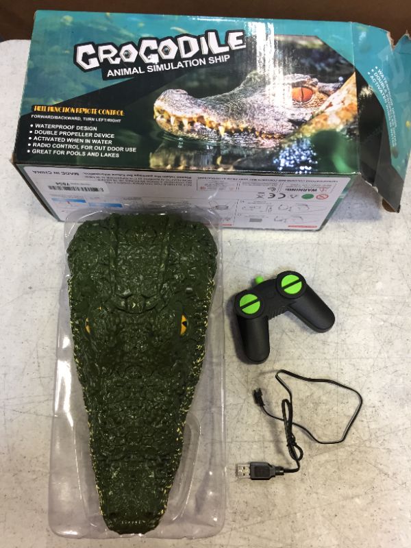 Photo 2 of 2.4GHz Remote Control Crocodile Head Boat for Pools and Lakes High Simulation Alligator Head RC Boats Prank Toys for Adults and Kids
