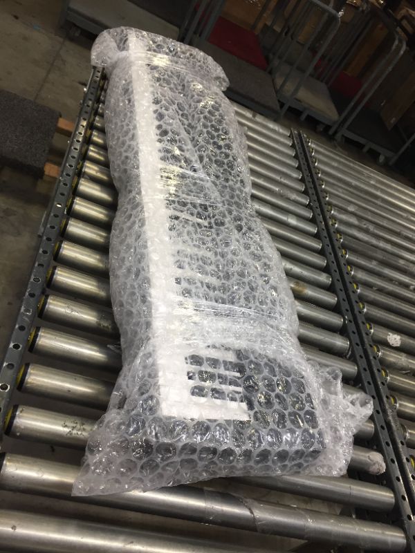 Photo 5 of Yamaha P71 88-Key Weighted Action Digital Piano with Sustain Pedal and Power Supply
CAME BUBBLE WRAPPED - BUBBLE  WRAP REMOVED FOR TESTING - 2 STICKY KEYS