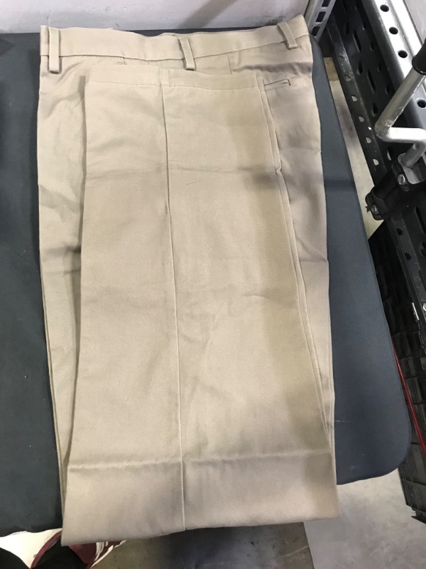 Photo 1 of Amazon Essentials Men's Classic-fit Wrinkle-Resistant Flat-Front Chino Pant  -- Size 35x34 --