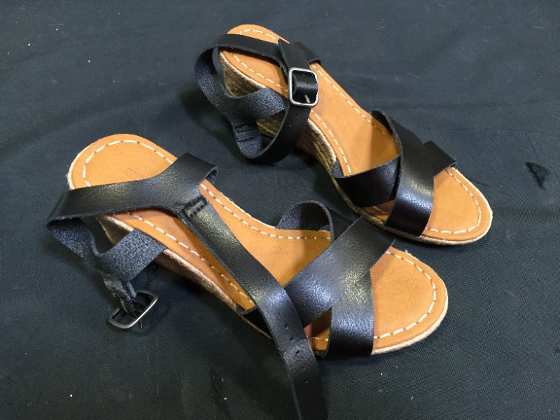 Photo 2 of Amazon Essentials Women's Two Piece Wedge Espadrille Sandal
size 5.5