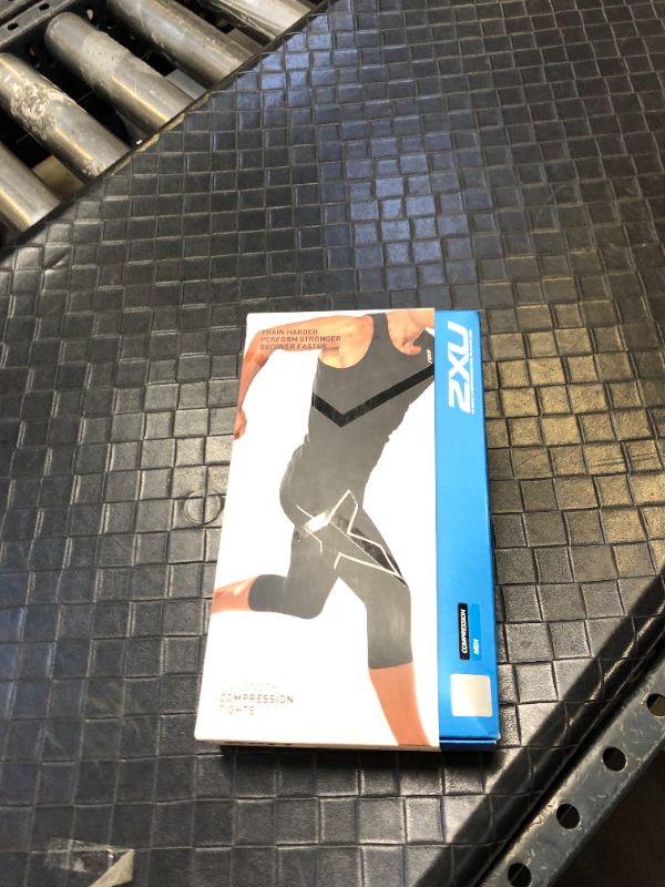 Photo 4 of 2XU Men's Core Compression Tights 3/4 (X-LARGE)
