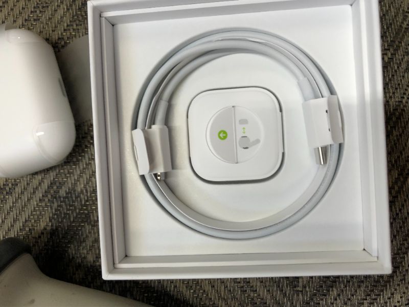 Photo 1 of Apple AirPods Pro