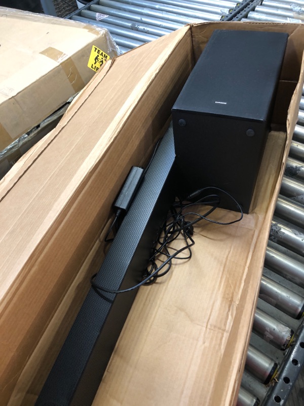 Photo 2 of Samsung HW- 3.1.2ch Soundbar w/Dolby Audio 2022